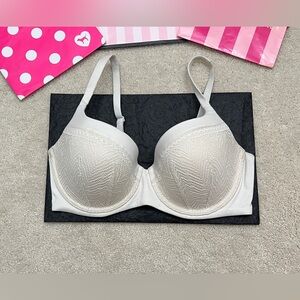 Retired Victoria’s Secret Sexy BBV Smooth Lace Lined Demi Bra 36DD